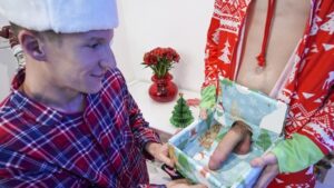 The Christmas Gift – Aiden Asher & Dakota Lovell